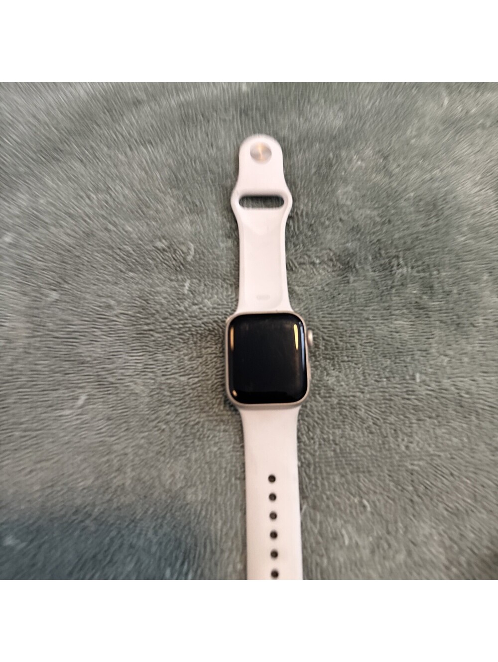 Apple Watch SE 2nd Gen. 40mm Aluminum Starlight A2726 LOCKED